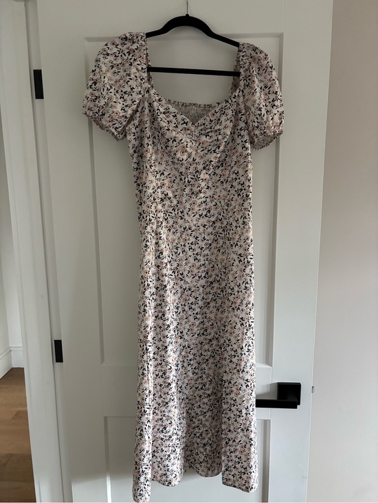 Dresses & Skirts - Floral Puff-Sleeve Midi Dress in Cream and Blush